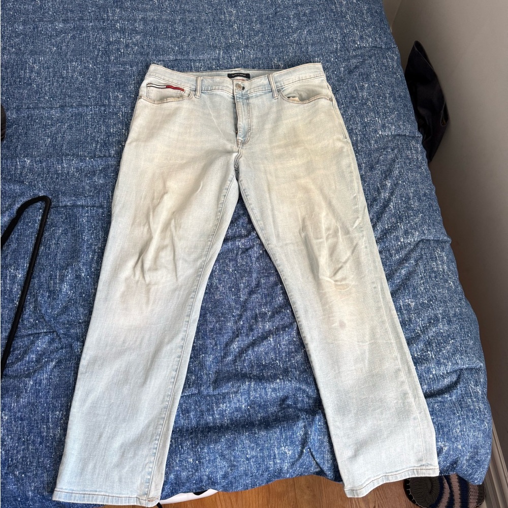 Tommy Hilfiger light wash jeans 36